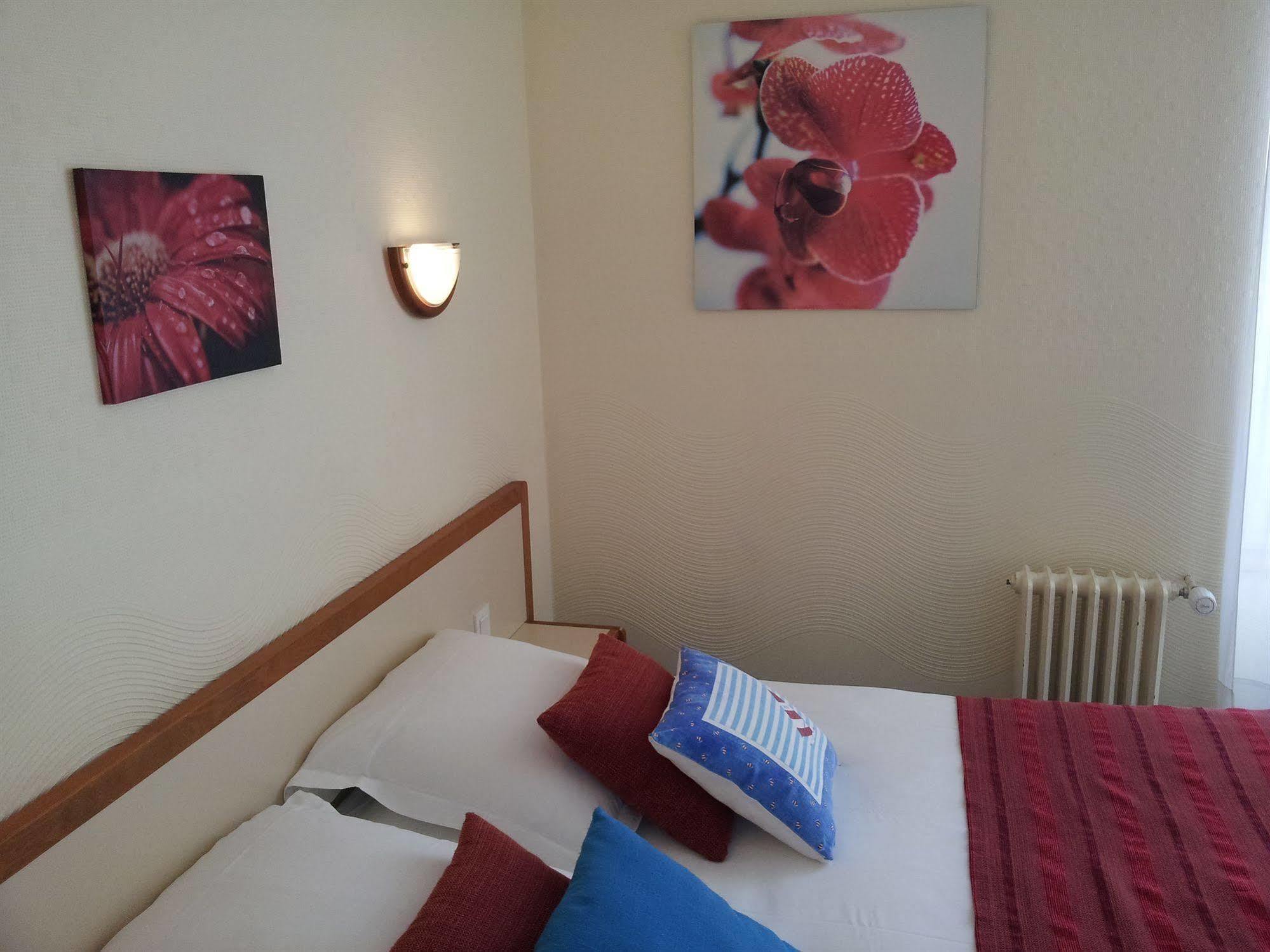 Cit'Hotel Du Port Rhu Douarnenez Buitenkant foto